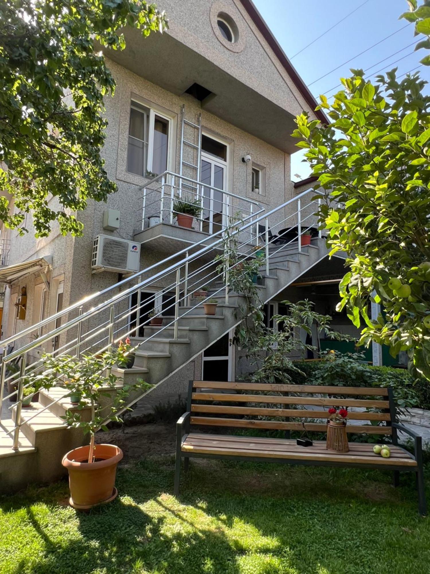 Yerevan Modern Holiday Apartment Екстериор снимка